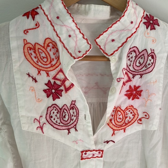 Vintage hand embroidered top 🌸 - Picture 2 of 3